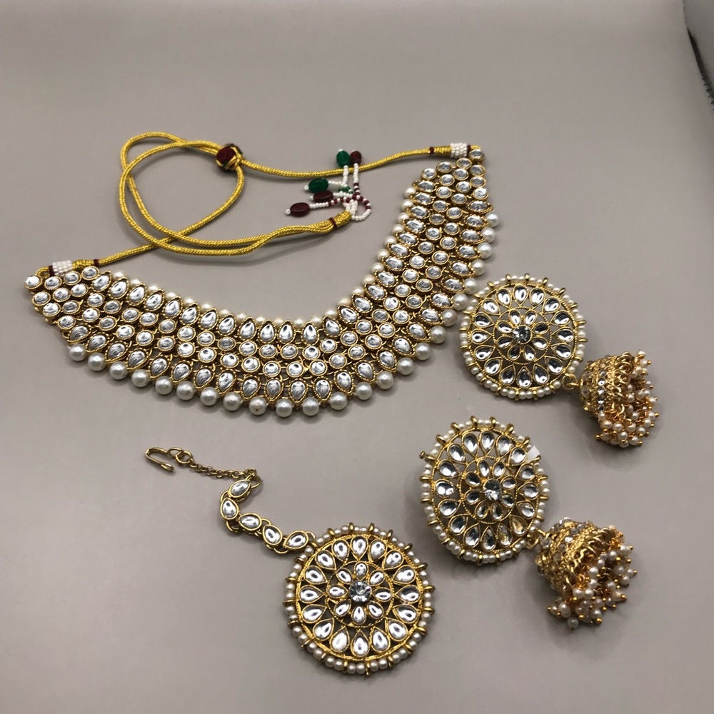 Aheli Gold-Tone & Faux Pearls Wedding Wear Jewelry Set - Picture 5 of 8